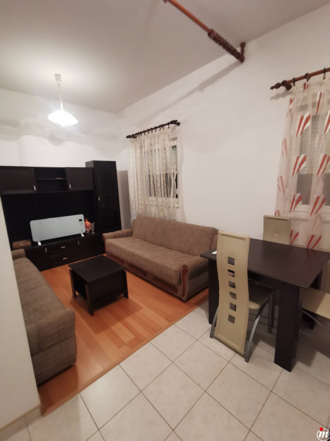 Izdajem stan, 30 m2, blizina studentskog centra