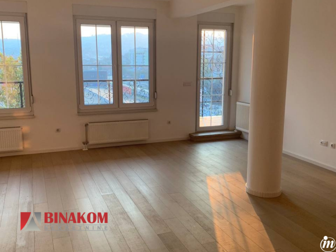 Na prodaju luksuzan stan, 111m2