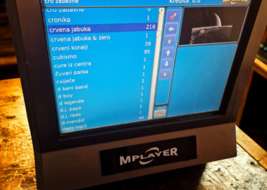 Jukebox s dodirnim ekranom + žetonjerom