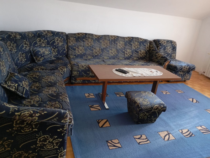 Izdajem dvosoban stan u ul. Ranka Šipke 15, namješten