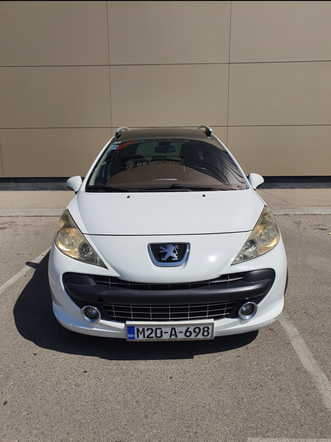 Peugeot 207 SW - 1.6 benz -  panorama - odličan