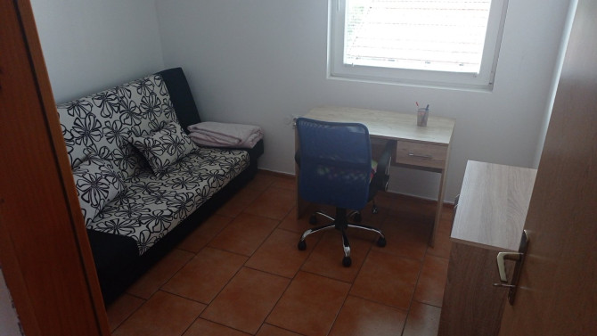 Iznajmljujem namjestenu jednokrevetnu sobu