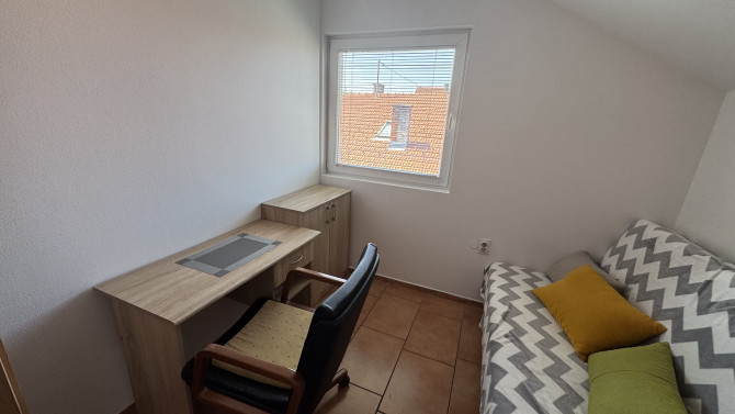 Iznajmljujem namjestenu jednokrevetnu sobu