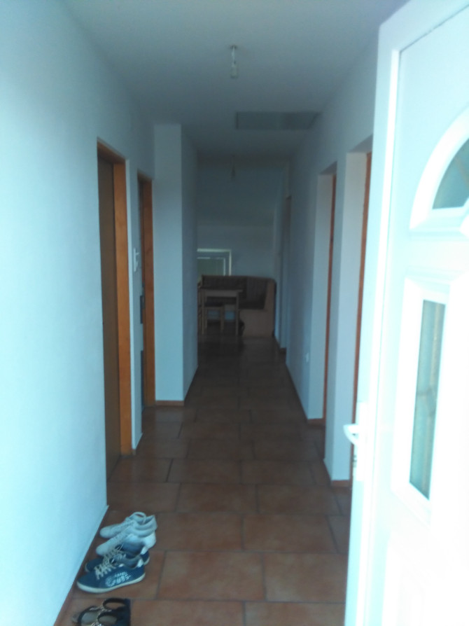 Iznajmljujem namjestenu jednokrevetnu sobu