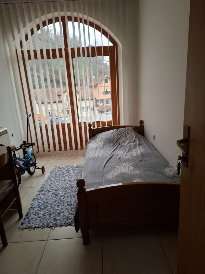 Iznajmljujem namještene sobe