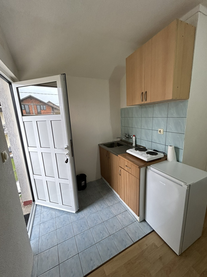 Iznajmljujem sobu na atraktivnoj lokaciji u Banjalučkom naselju Petrićevac