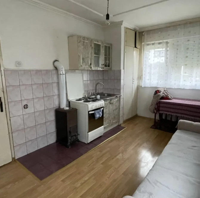 Prodaja stana u naselju Han Kola