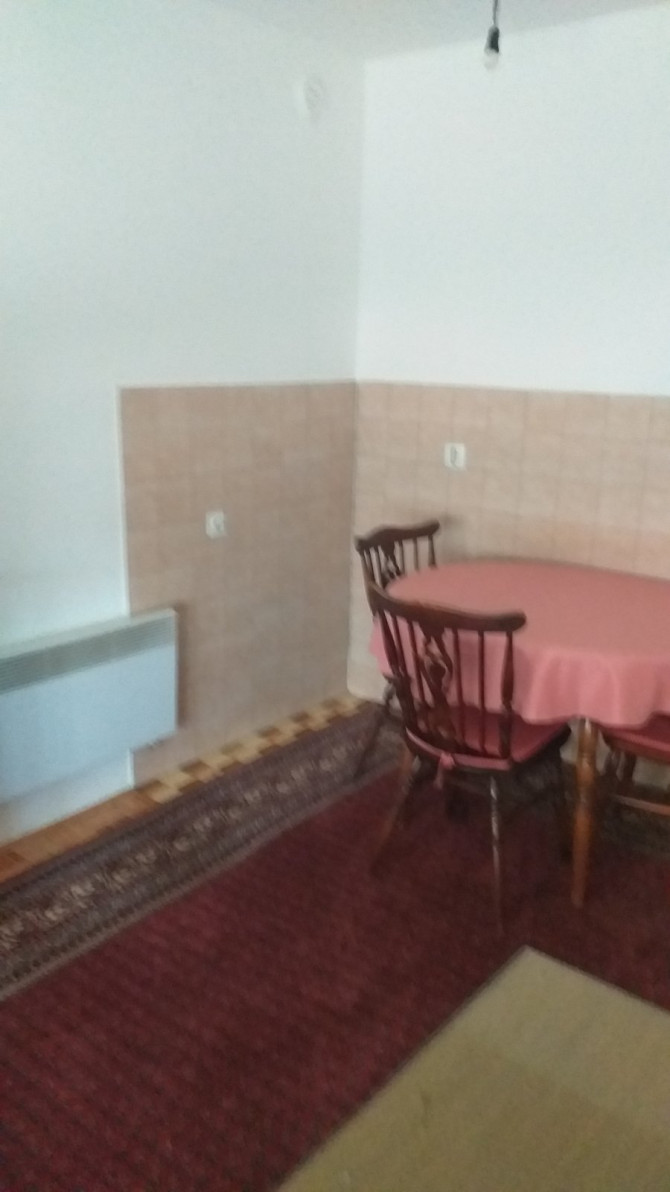 Iznajmljujem namješten (dvosoban) stan