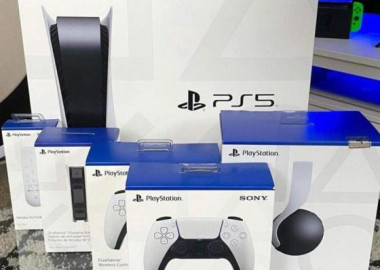 Selling Sony PlayStation 5 PS5 1TB