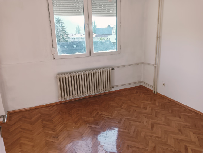 Izdaje se dvosoban, nenamješten stan u naselju Obilićevo