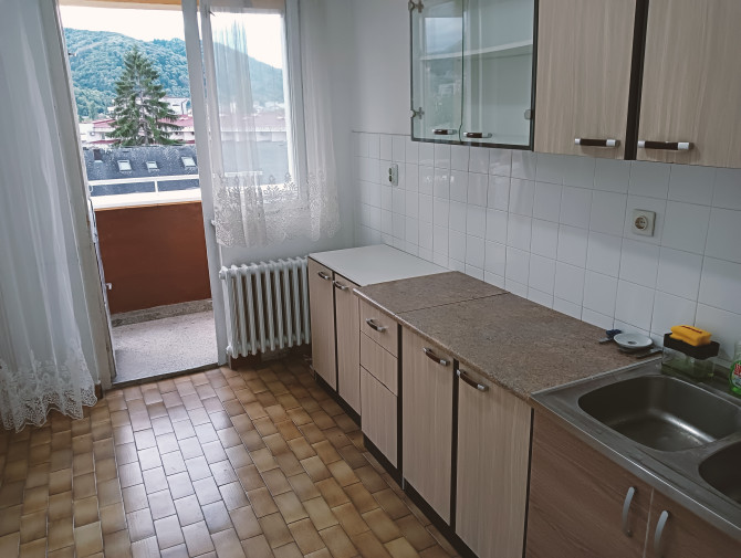 Izdaje se dvosoban, nenamješten stan u naselju Obilićevo