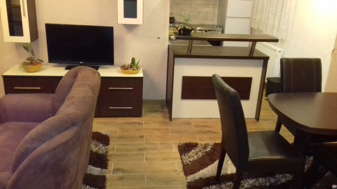 IZDAJEM  DVOSOBAN NAMJESTEN STAN  KOD UKC-a