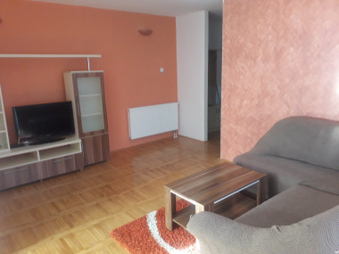 IZDAJEM NAMJESTEN STAN PAPRIKOVAC KOD UKC-a