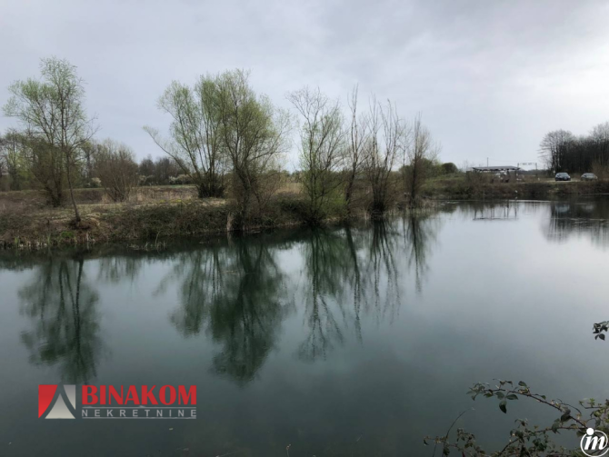 Na prodaju jezero, Trošelji