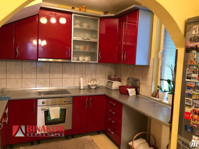 Četvorosoban stan na prodaju, Petrićevac