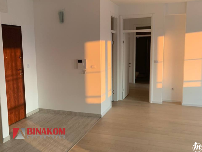 Na prodaju luksuzan stan, 111m2