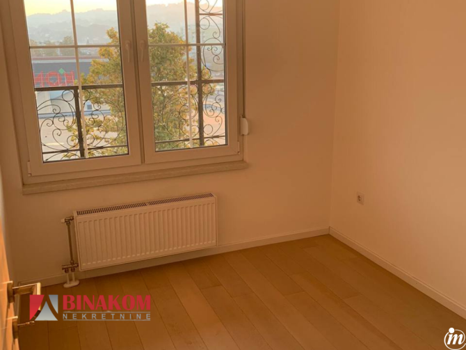 Na prodaju luksuzan stan, 111m2