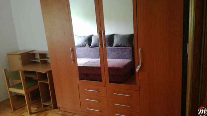 Izdajem stan sprat kuce djevojkama