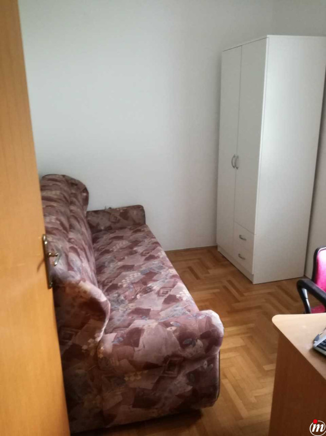 Izdajem stan sprat kuce djevojkama