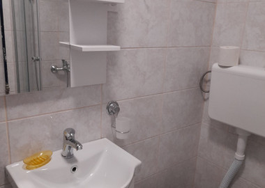 Izdajem kompletno namješten jednosoban stan Banja Luka 