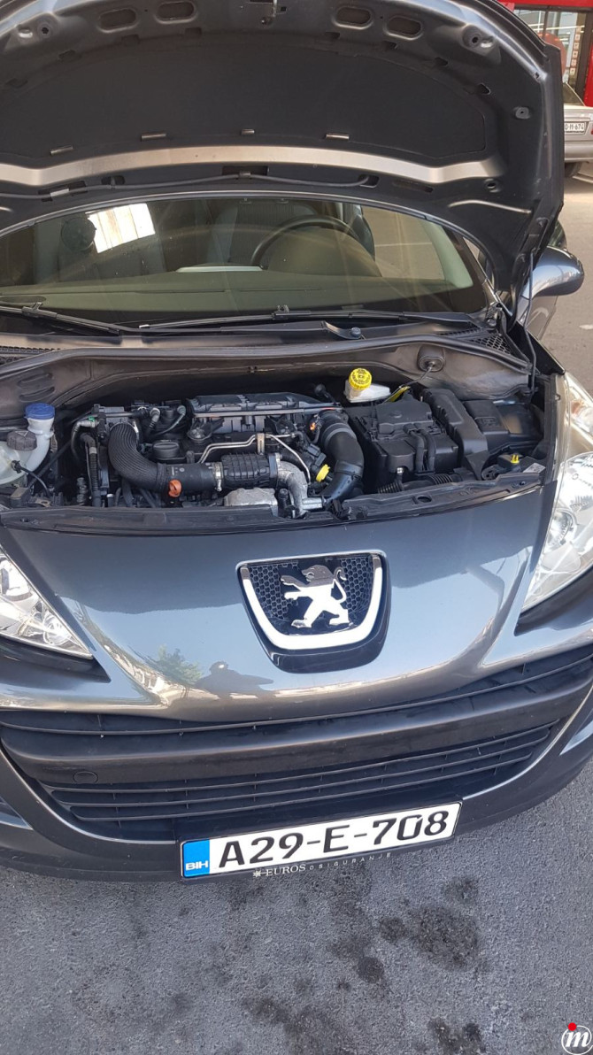 Prodajem Peugeot 207+