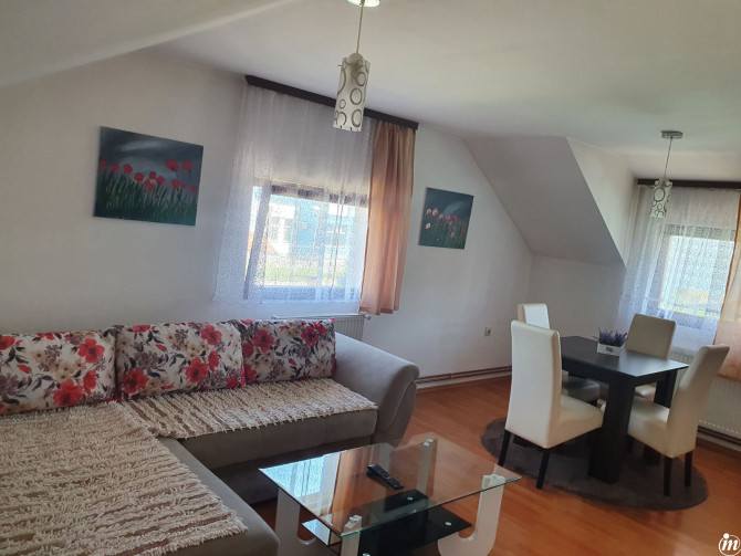 Izdajem stan, blizu Kampusa