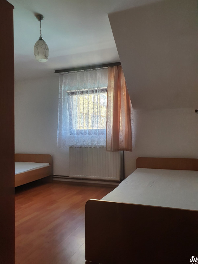 Izdajem stan, blizu Kampusa