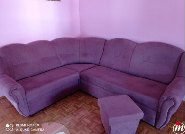 Prodajem ugaonu i tabure. Kontakt :065 143 532 