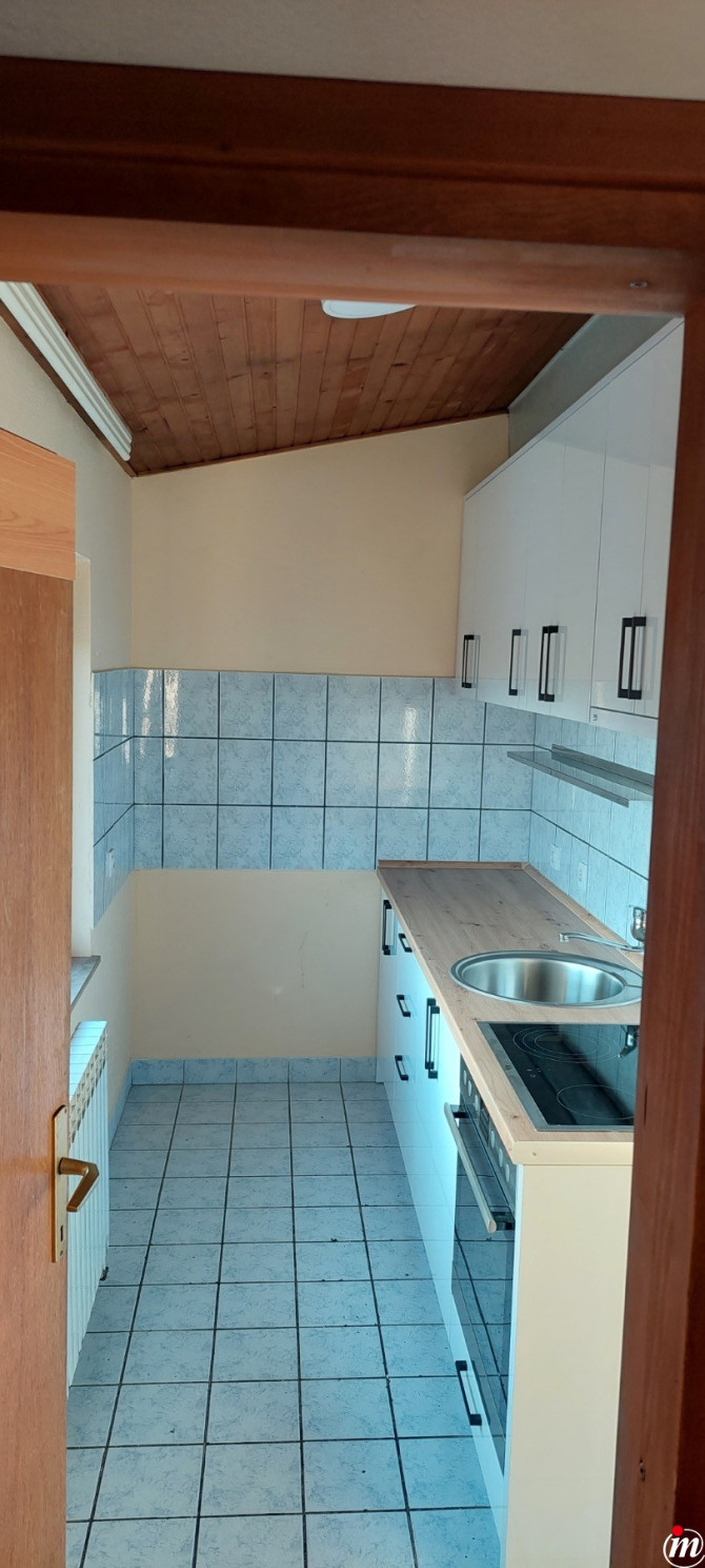 IZAJEM DVOIPOSOBAN STAN 450 KM