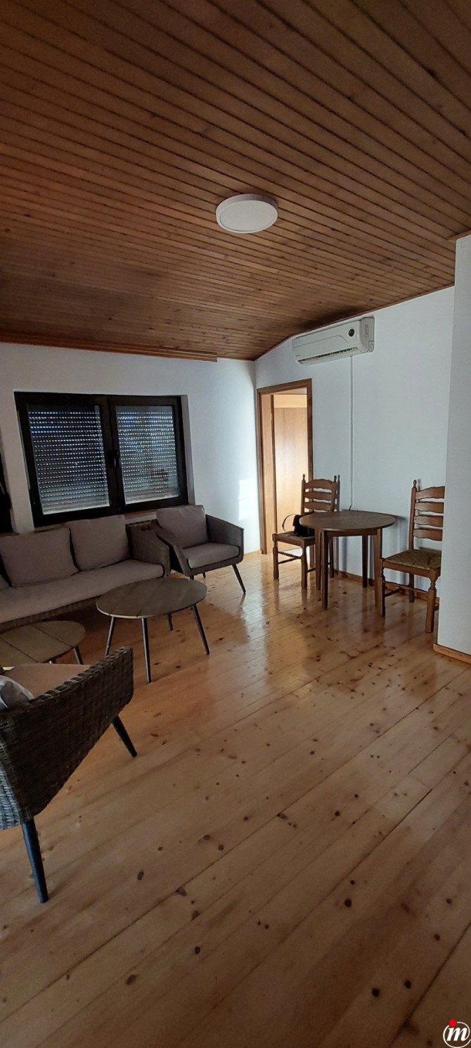 IZAJEM DVOIPOSOBAN STAN 450 KM