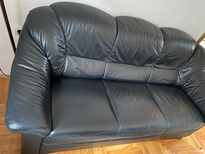 Kožna garnitura (trosjed i dvije fotelje)
