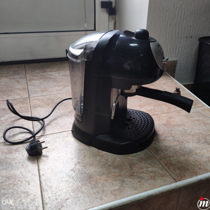 Kafe aparat DeLonghi