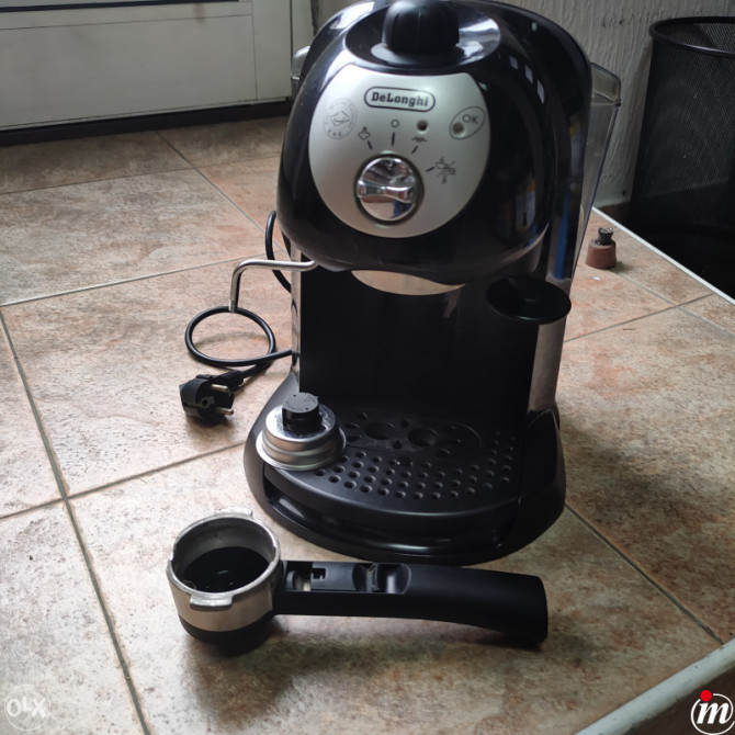 Kafe aparat DeLonghi