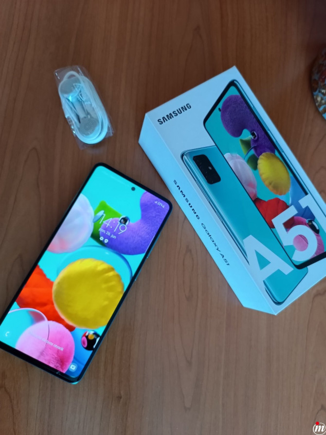 Samsung A51 plavi, kao nov.